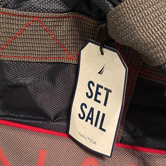 🦩Nautica navy, grey and Red Men's Duffel Bag🦩 - Picture 4 of 9